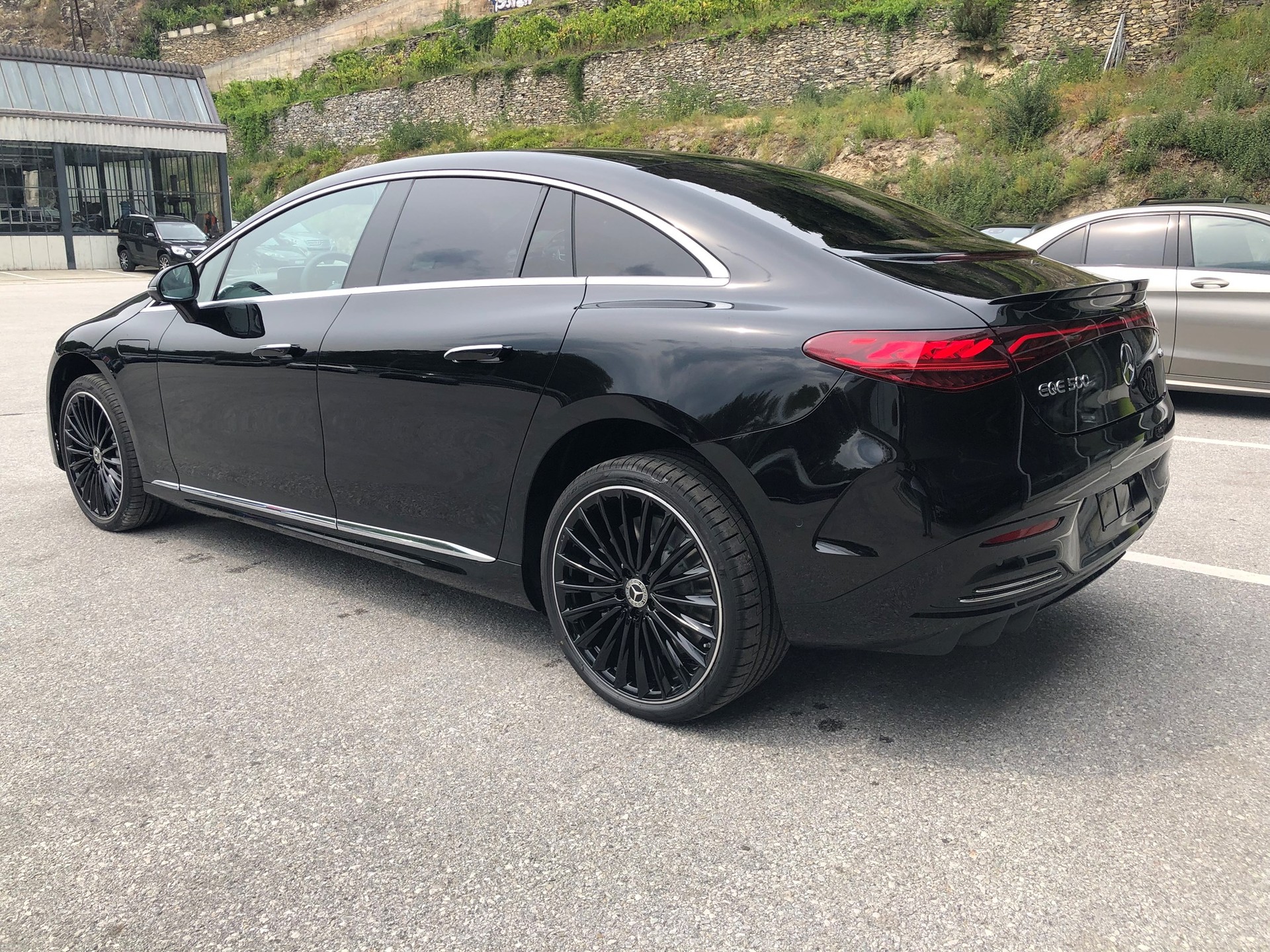 MERCEDES-BENZ EQE 500 4 Matic-showroom-element-2