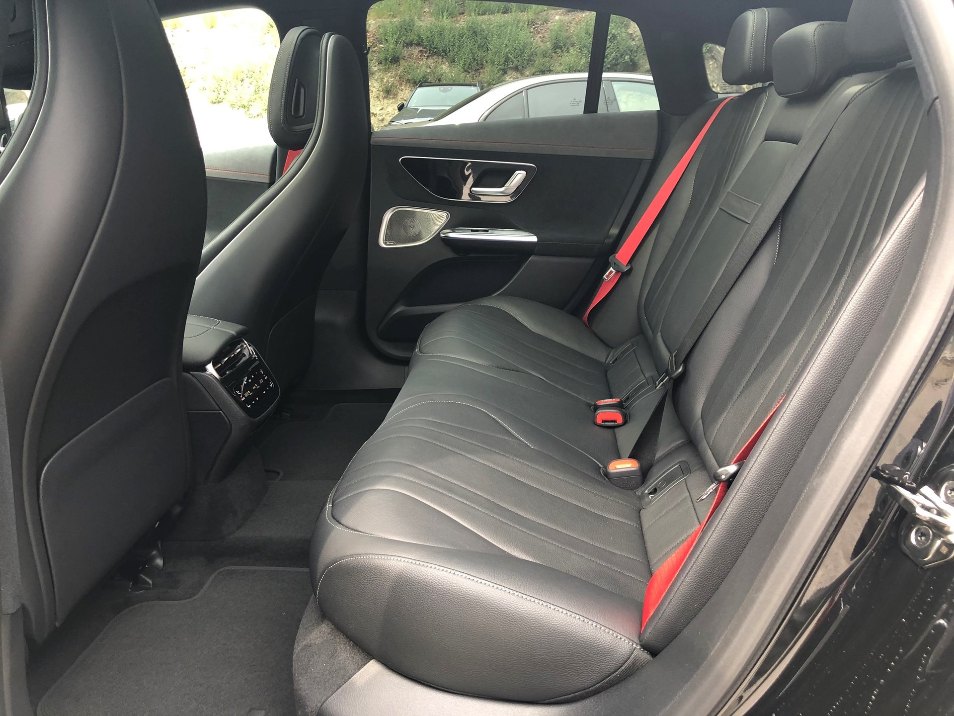 MERCEDES-BENZ EQE 500 4 Matic-image-13