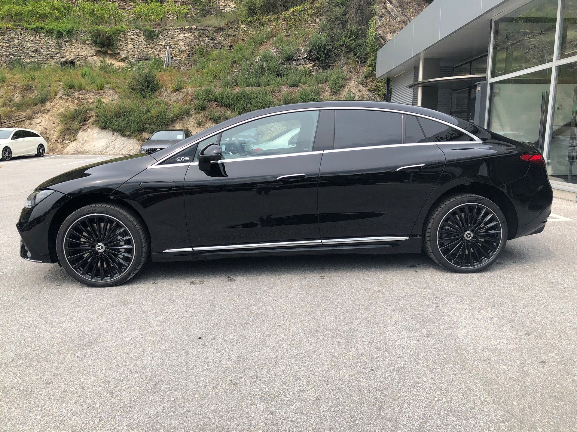 MERCEDES-BENZ EQE 500 4 Matic-showroom-element-1