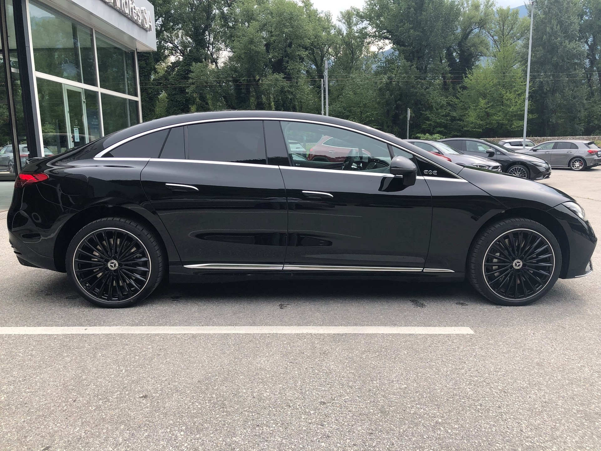 MERCEDES-BENZ EQE 500 4 Matic-image-5