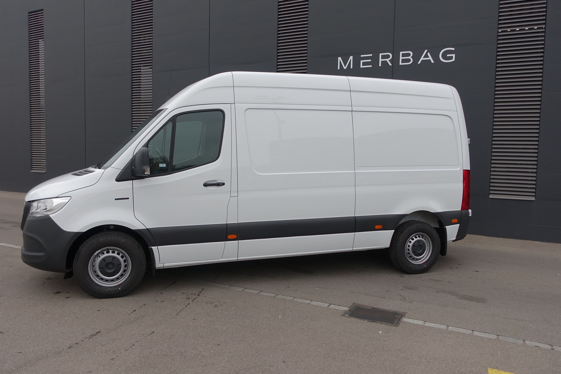MERCEDES-BENZ eSprinter 312 47kWh Standard-image-2