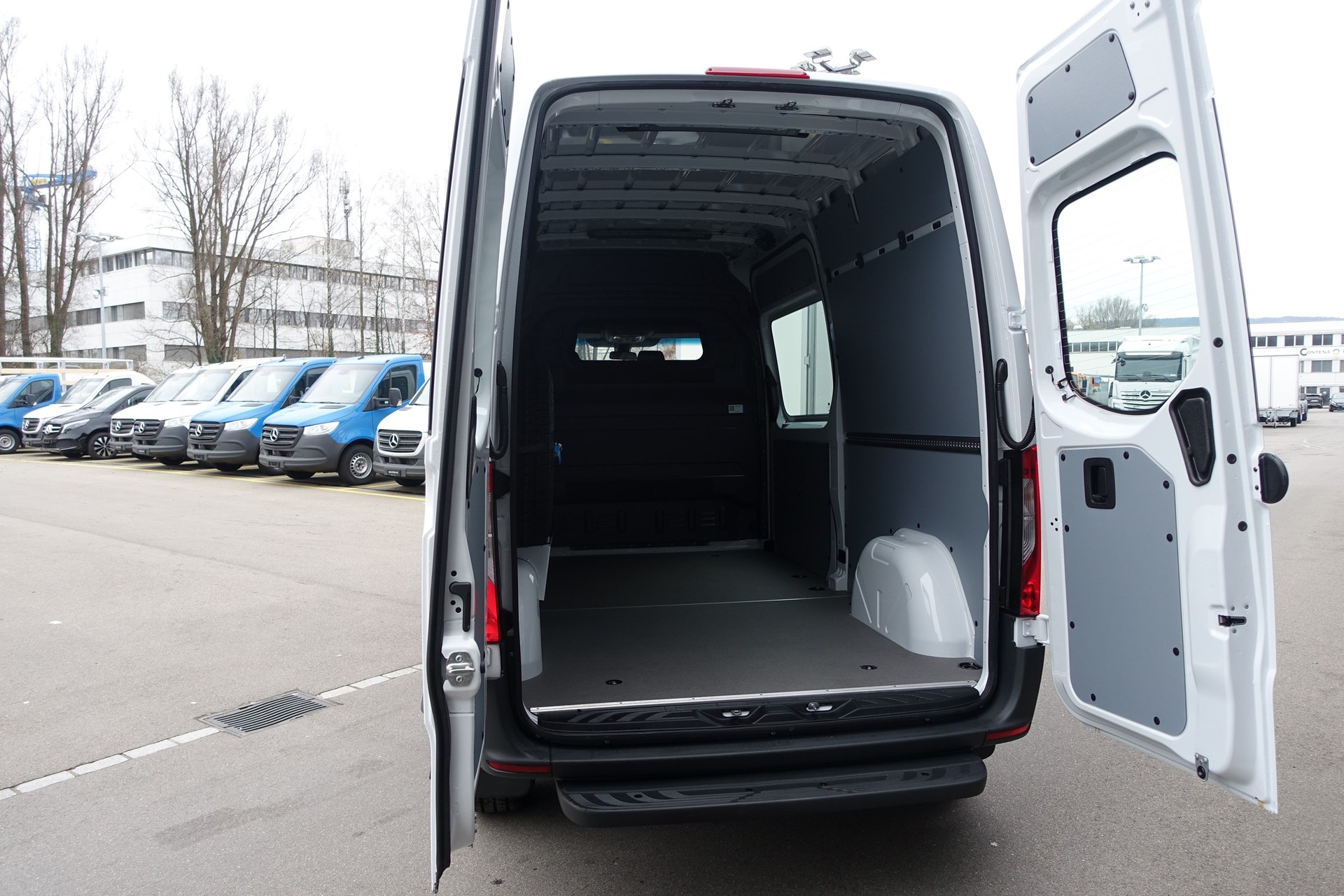 MERCEDES-BENZ eSprinter 312 47kWh Standard-image-5