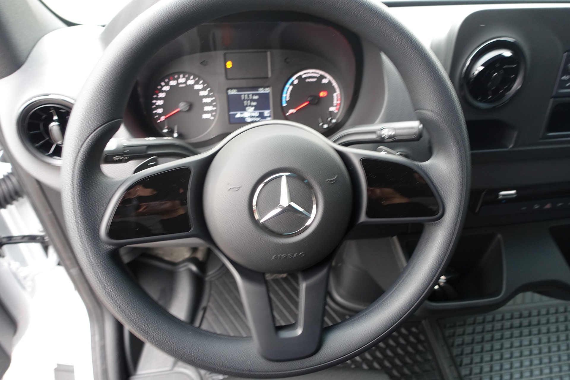 MERCEDES-BENZ eSprinter 312 47kWh Standard-image-8