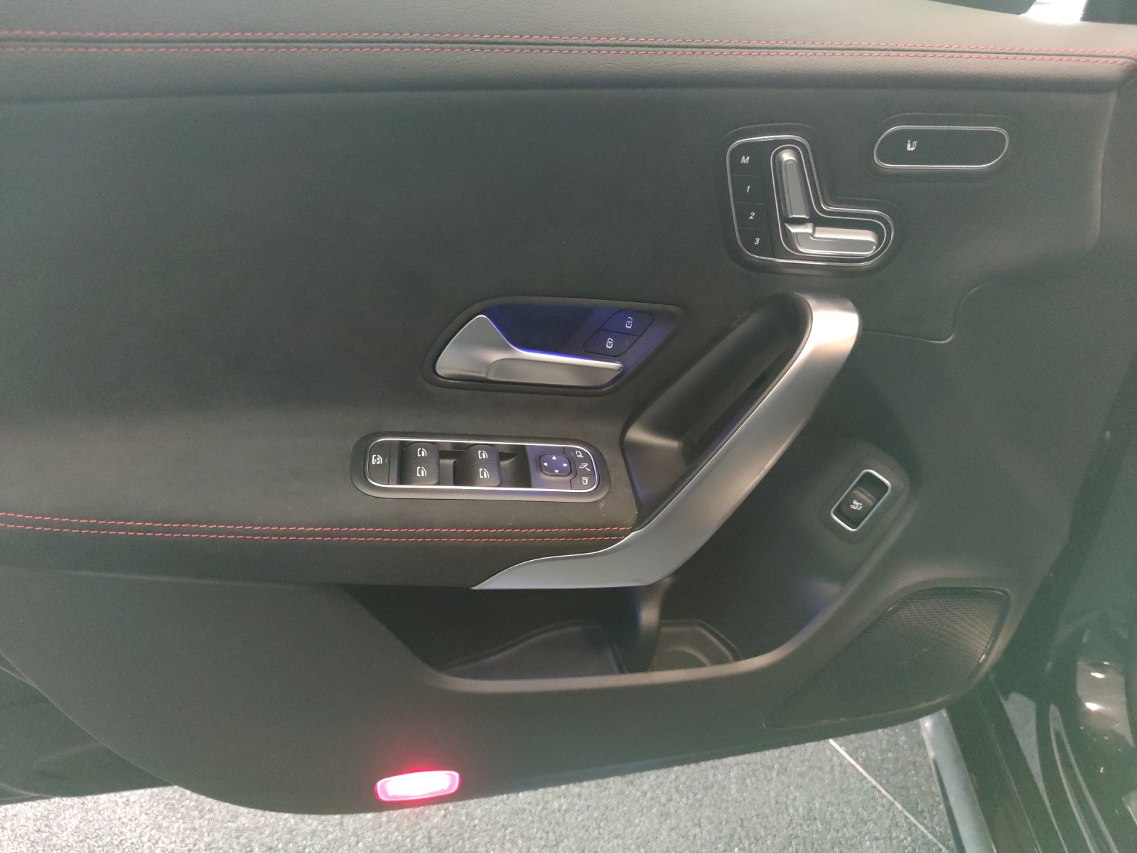 MERCEDES-BENZ CLA 200 AMG Line Shooting Brake-image-5