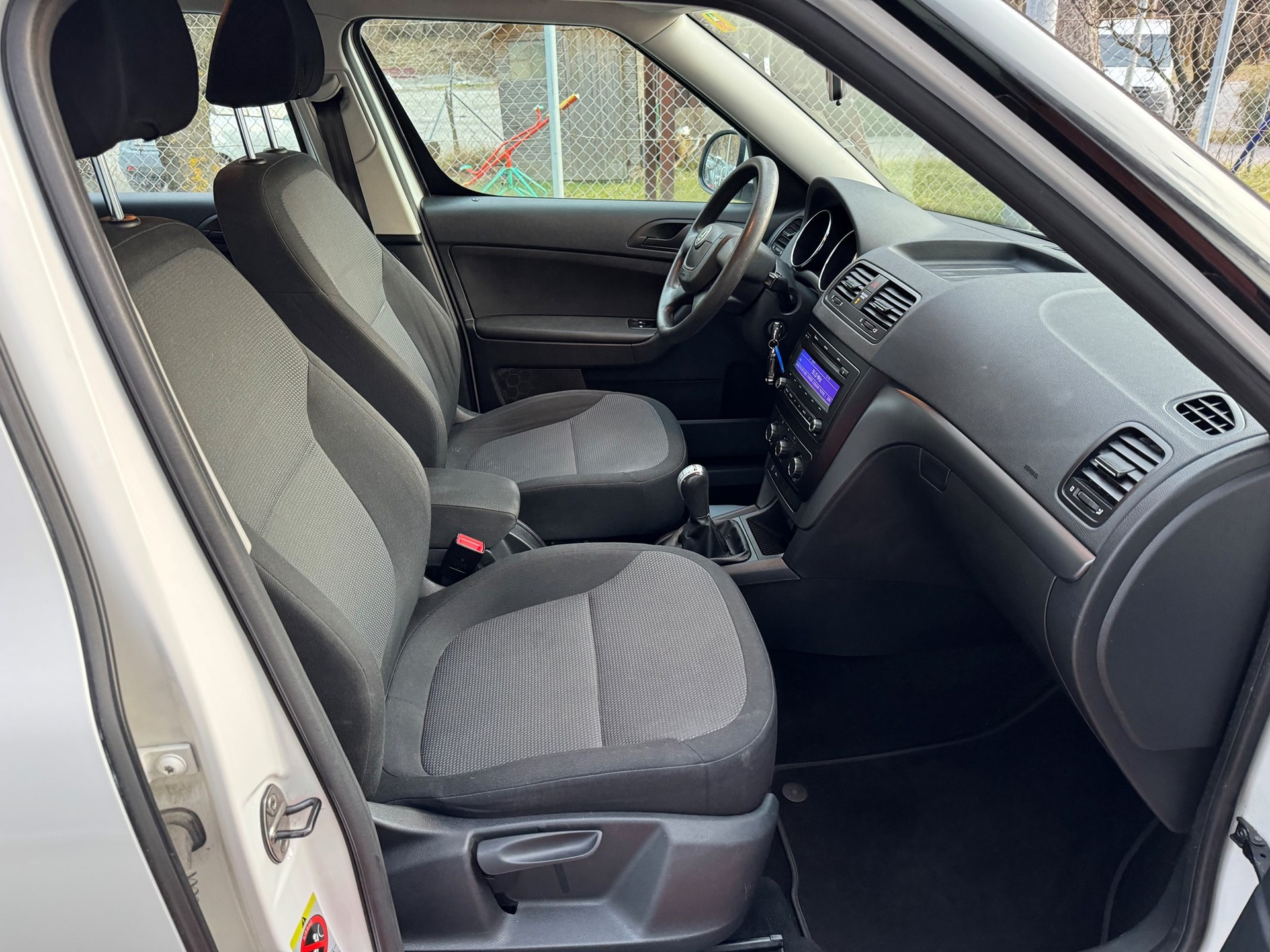 SKODA Yeti 1.8 TSI Ambition 4x4-image-9