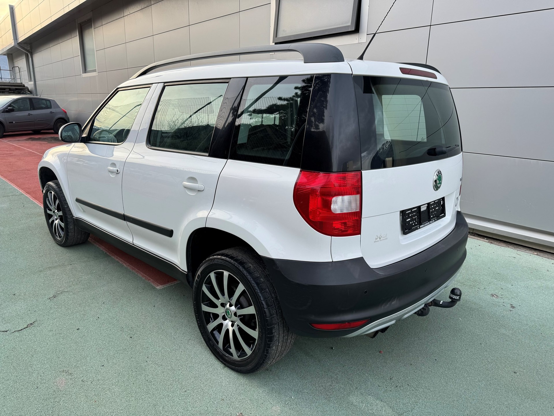 SKODA Yeti 1.8 TSI Ambition 4x4-image-3