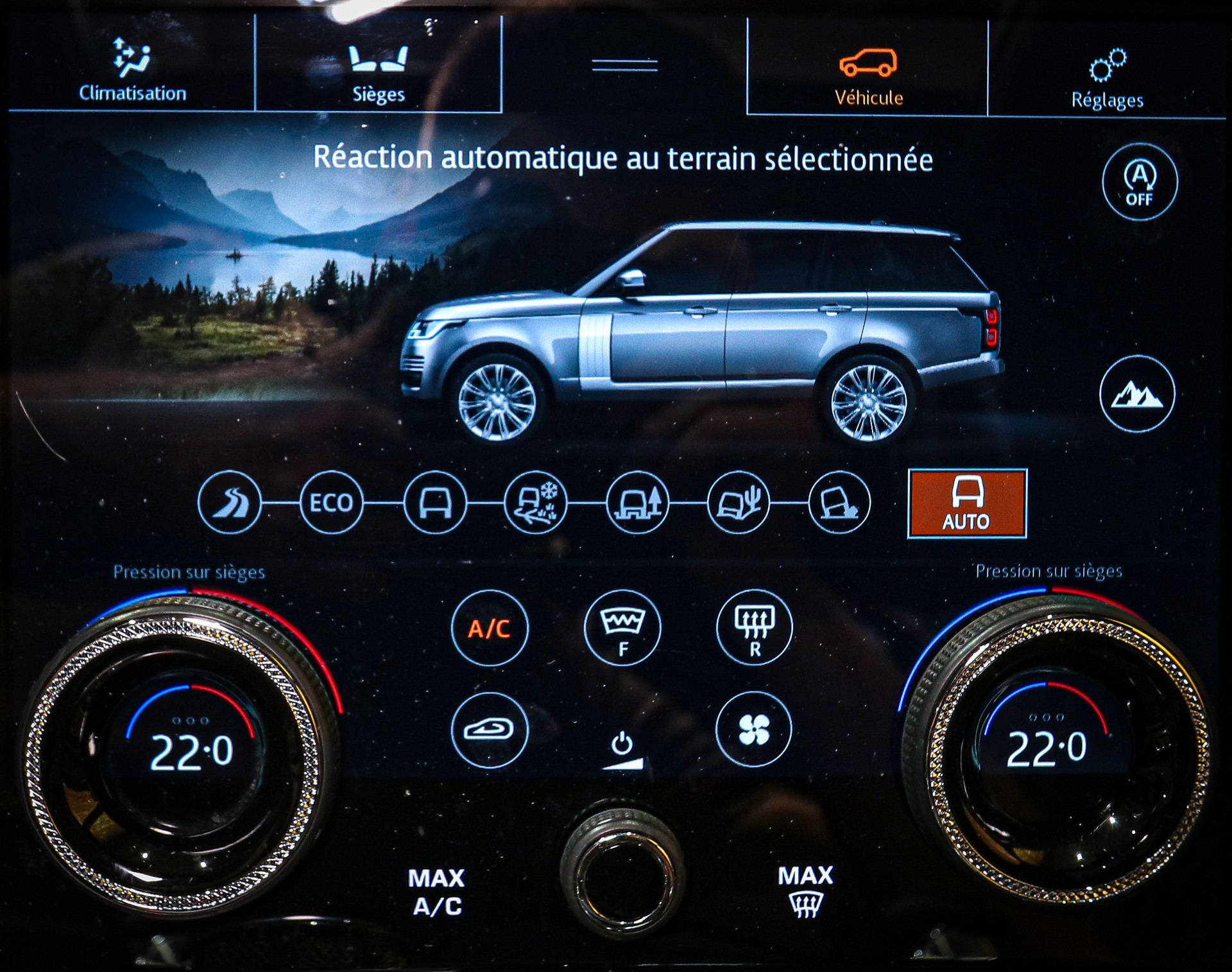 LAND ROVER Range Rover 5.0 V8 S/C SV AB Dynamic Automatic *UNI*-image-25