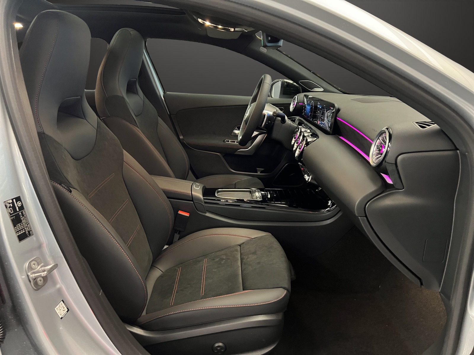 MERCEDES-BENZ A 180 Night Star 7G-DCT AMG Line-image-10