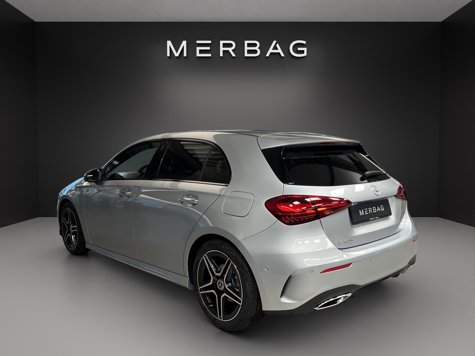 MERCEDES-BENZ A 180 Night Star 7G-DCT AMG Line-image-3