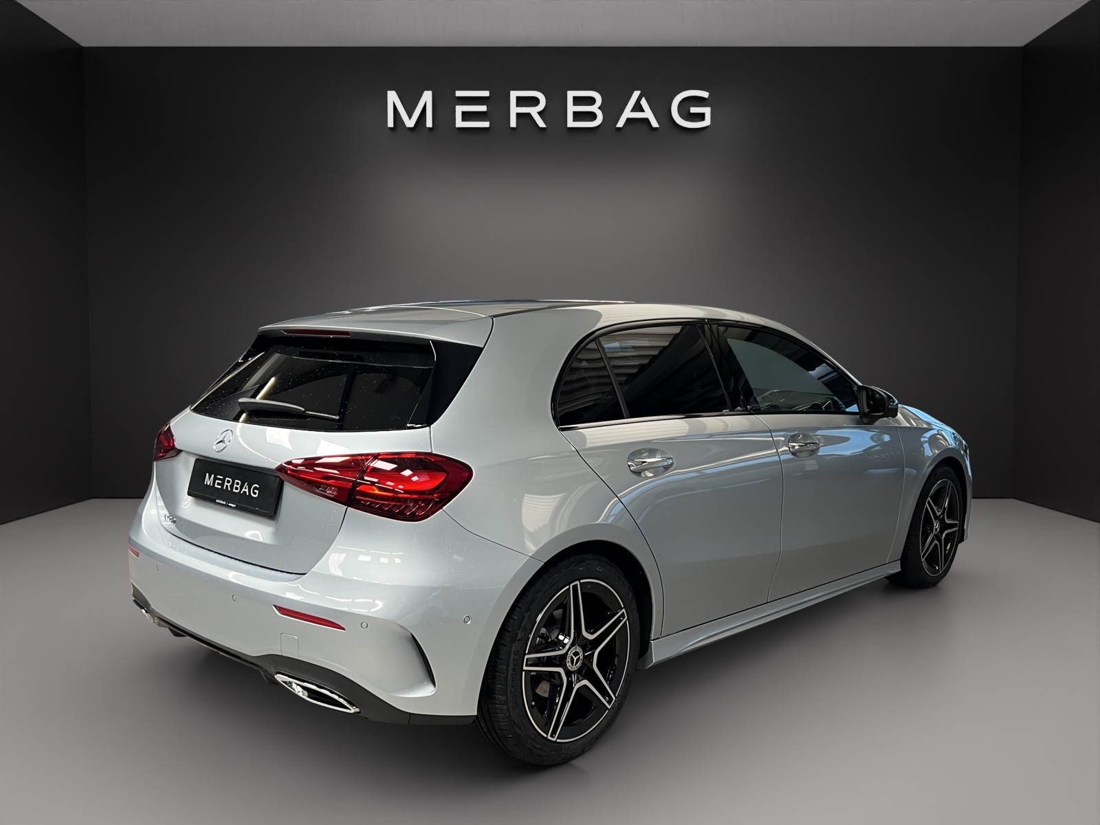 MERCEDES-BENZ A 180 Night Star 7G-DCT AMG Line-image-5