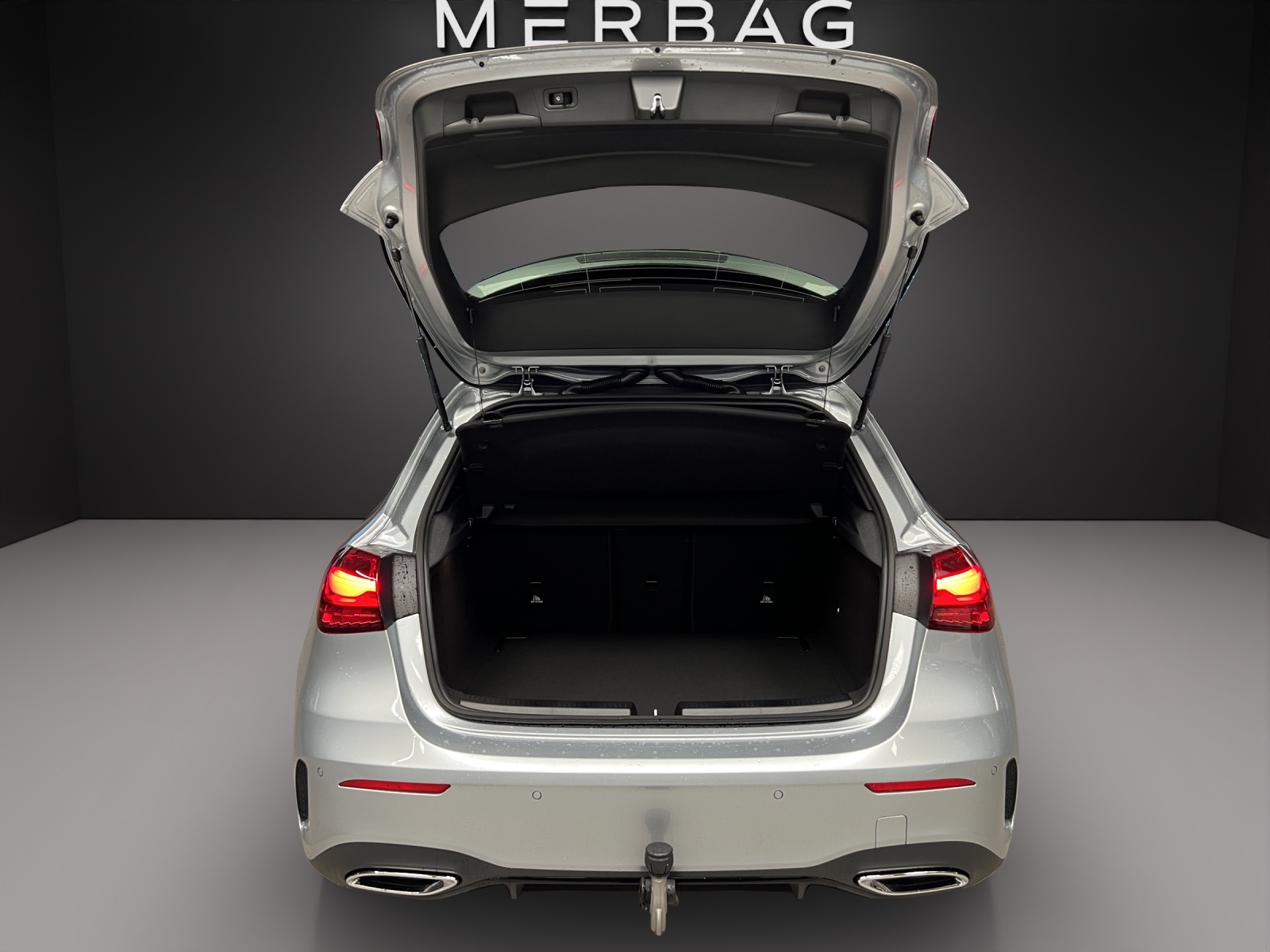MERCEDES-BENZ A 180 Night Star 7G-DCT AMG Line-image-6