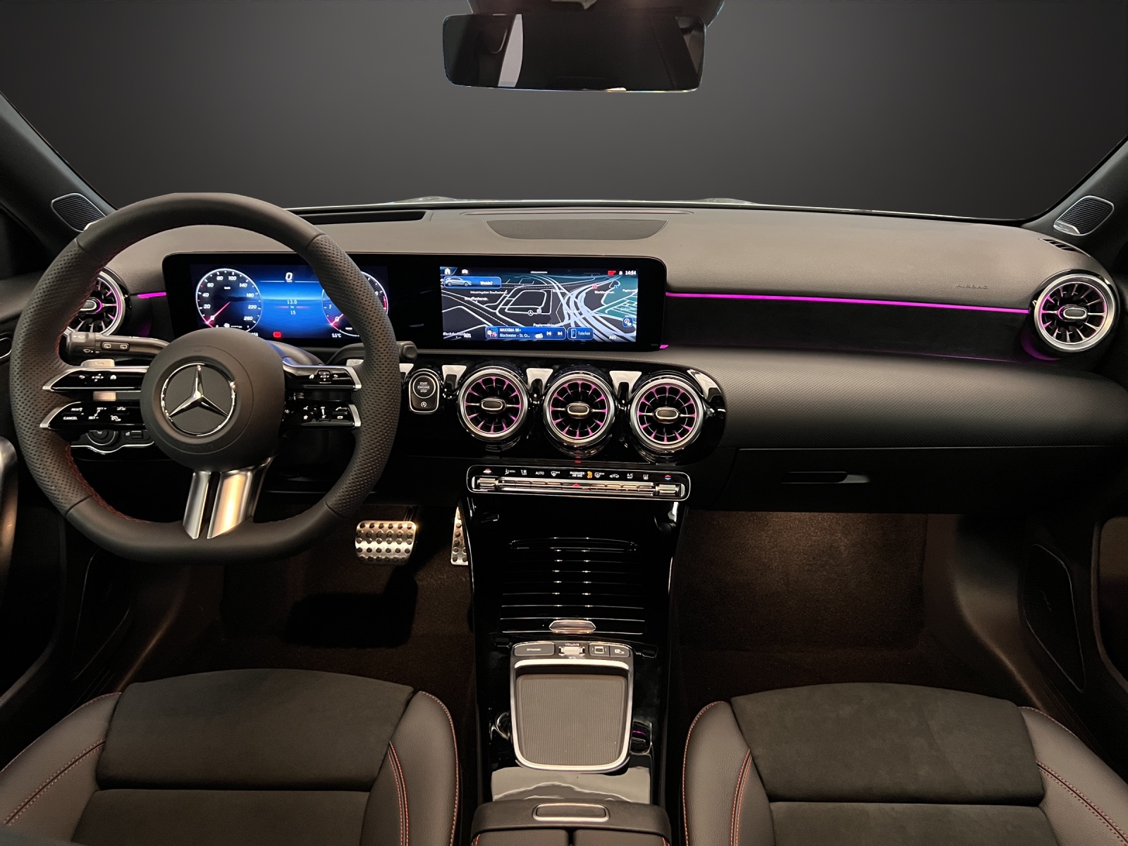 MERCEDES-BENZ A 180 Night Star 7G-DCT AMG Line-image-9