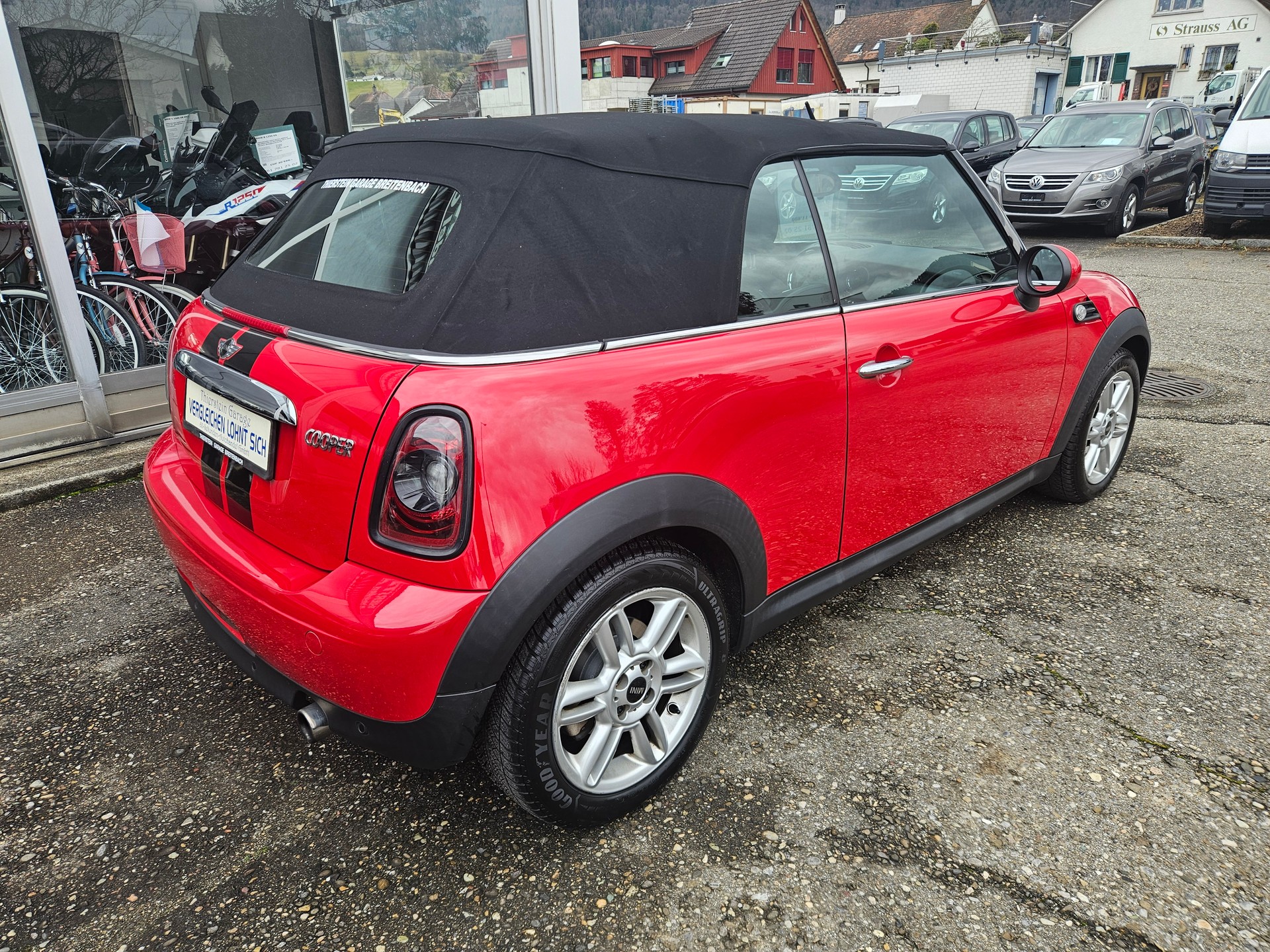 MINI Mini Cabrio Cooper-image-7