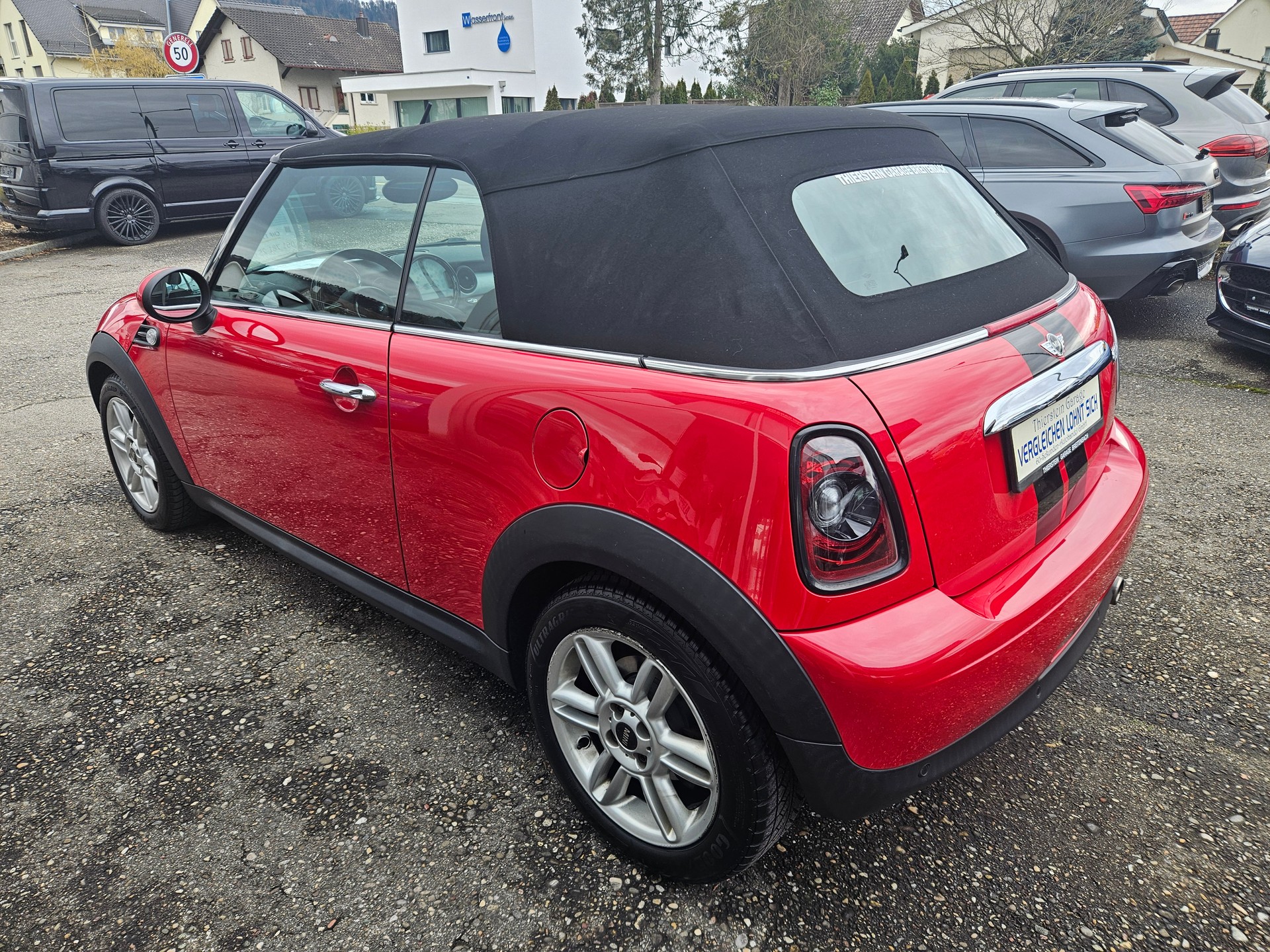 MINI Mini Cabrio Cooper-image-4