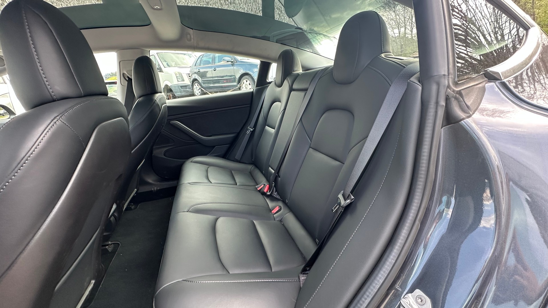 TESLA Model 3-image-12