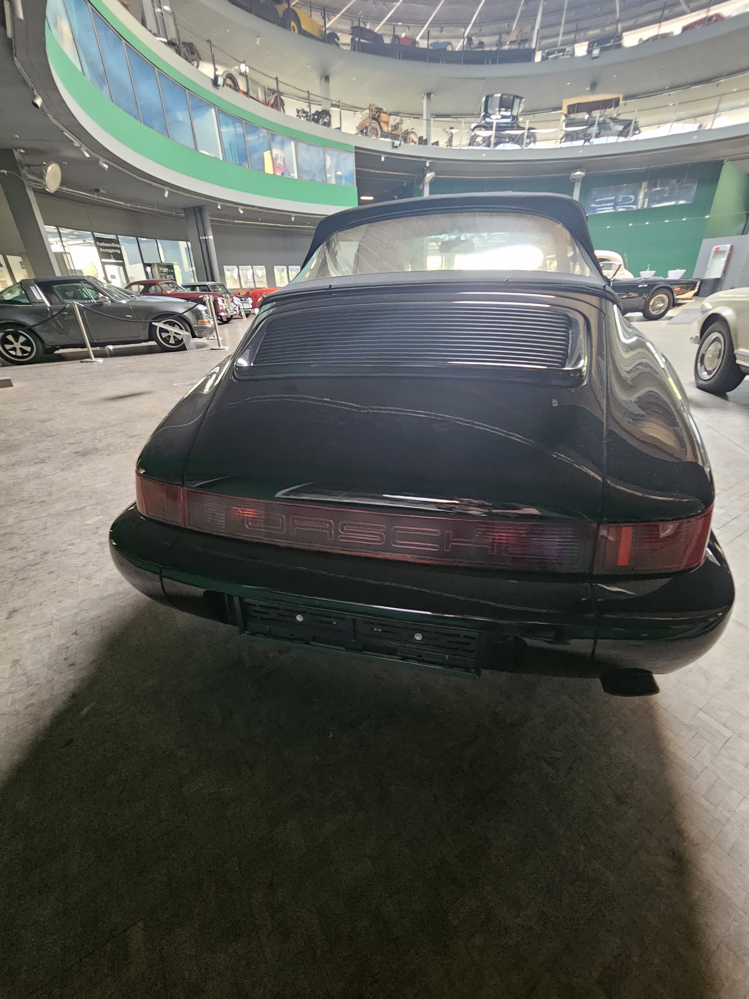 PORSCHE 911 Carrera 2 Cabrio-image-3