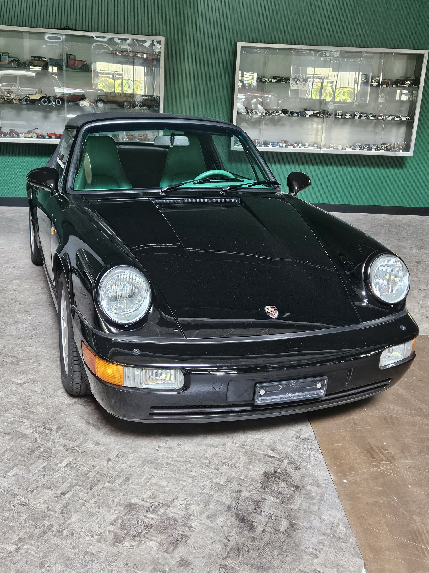 PORSCHE 911 Carrera 2 Cabrio-image-0