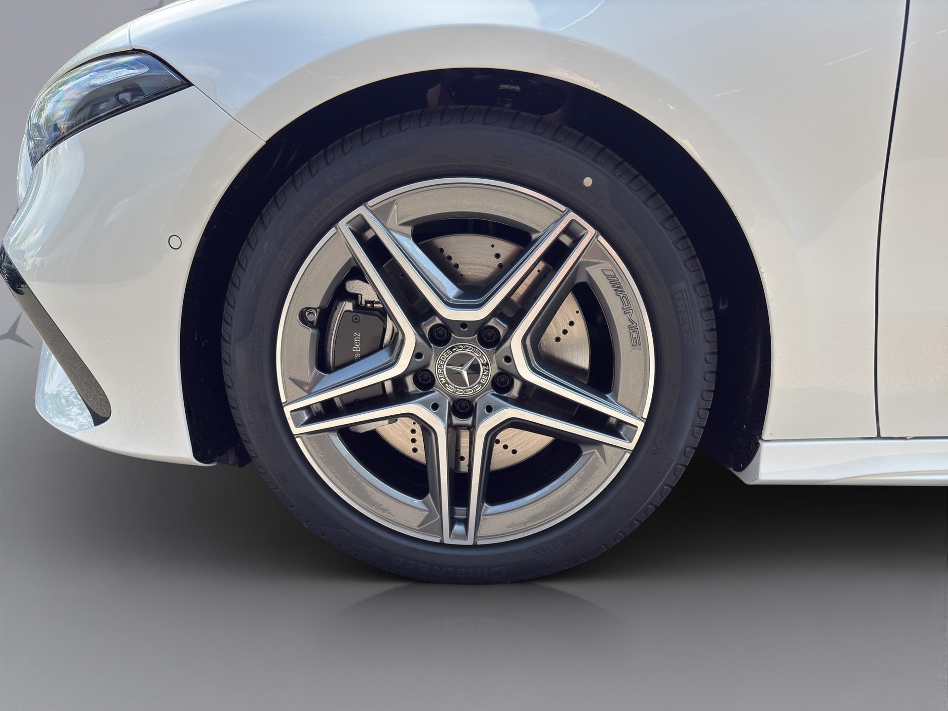 MERCEDES-BENZ A 250 AMG Line 4m-image-2