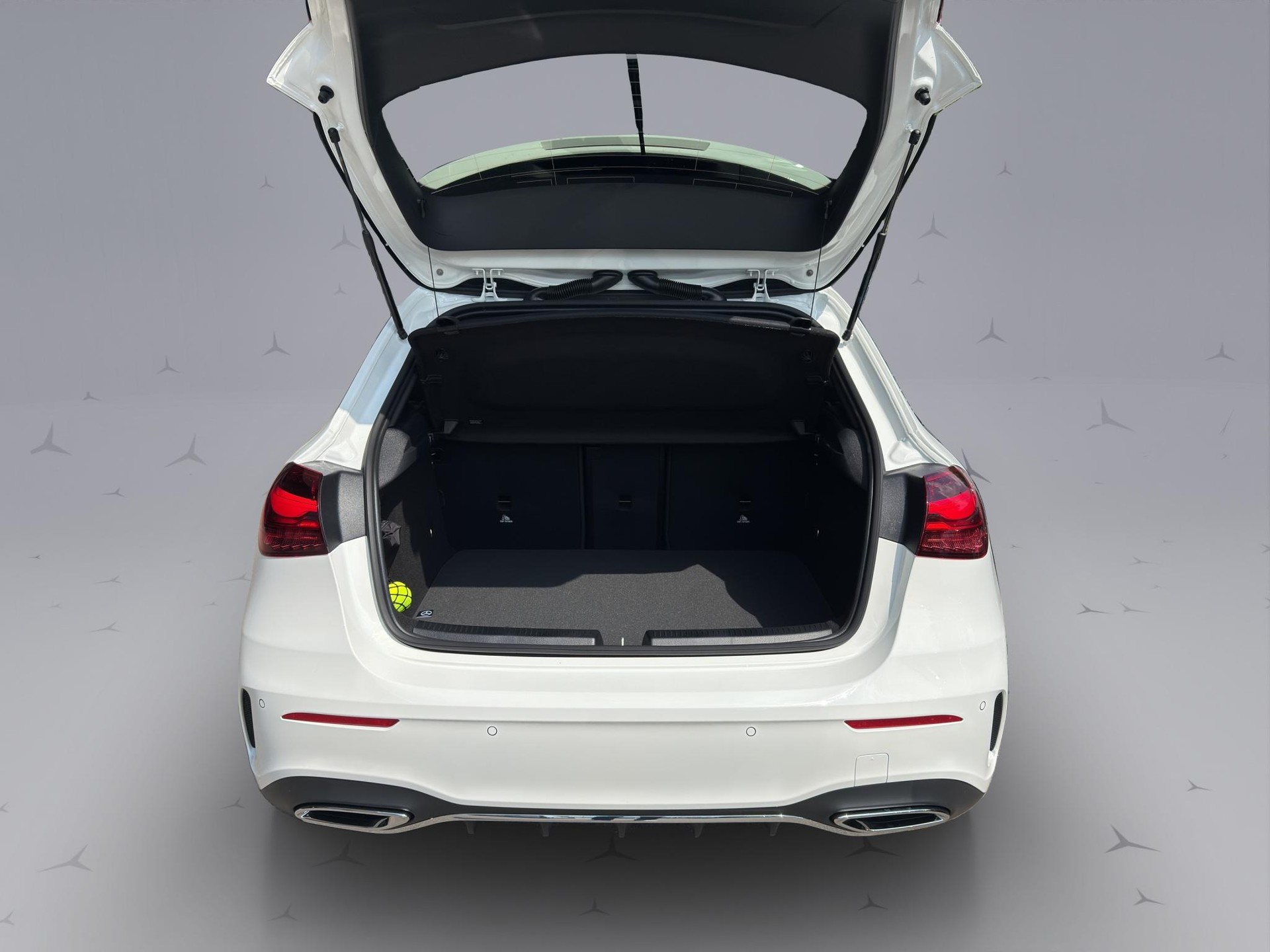 MERCEDES-BENZ A 250 AMG Line 4m-image-13