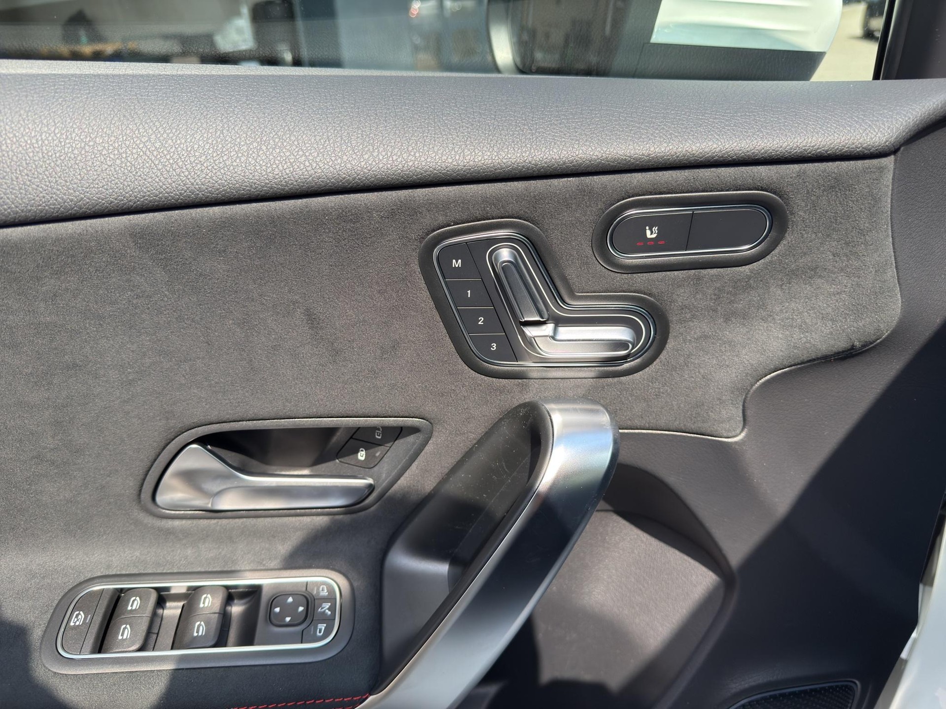 MERCEDES-BENZ A 250 AMG Line 4m-image-8
