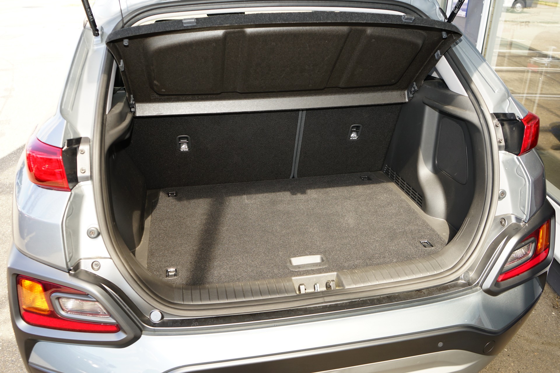 HYUNDAI Kona 1.6 GDi HEV Amplia DCT-image-12