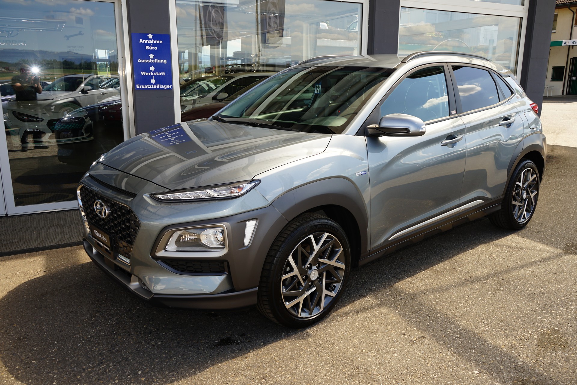 HYUNDAI Kona 1.6 GDi HEV Amplia DCT-image-0