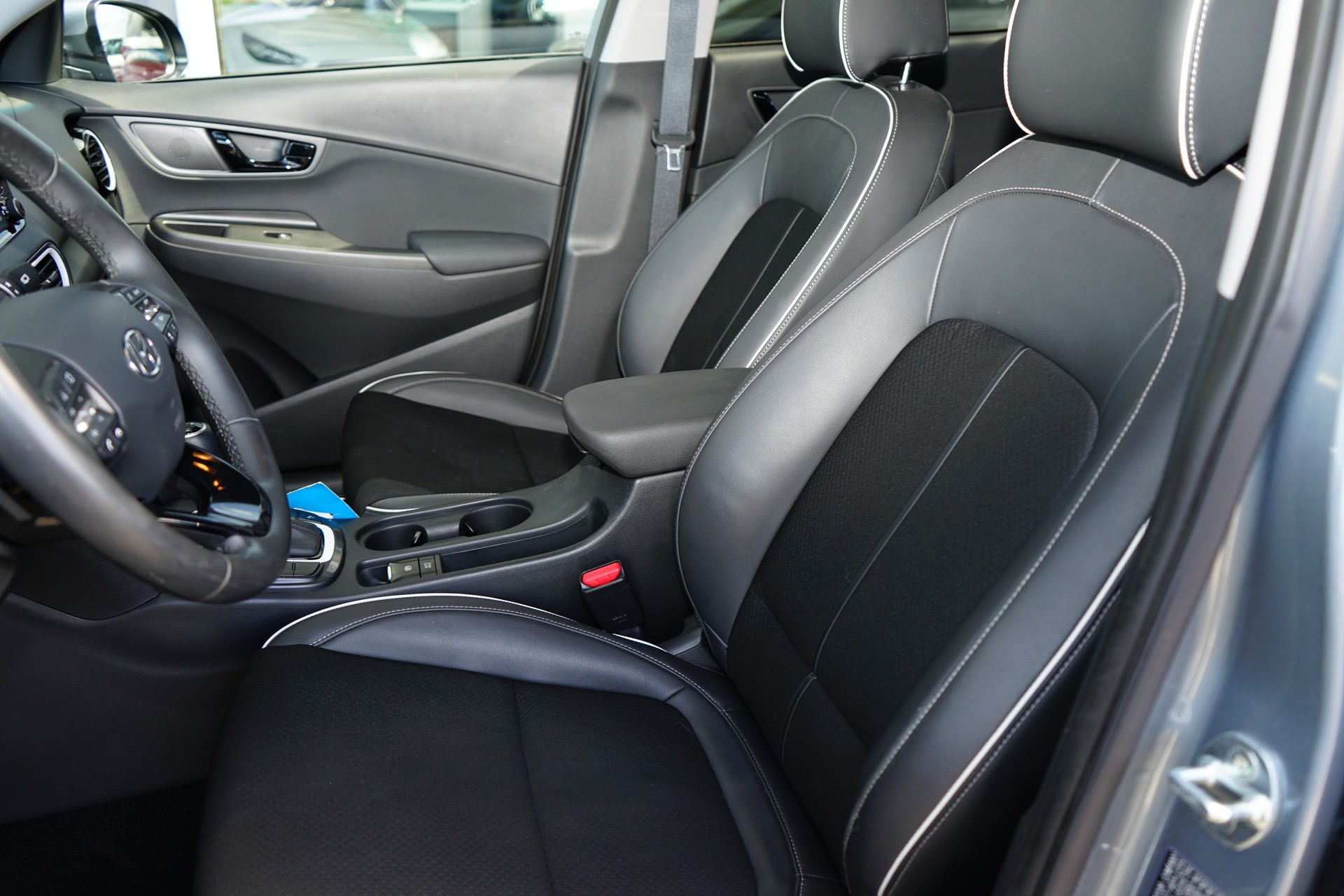 HYUNDAI Kona 1.6 GDi HEV Amplia DCT-image-8