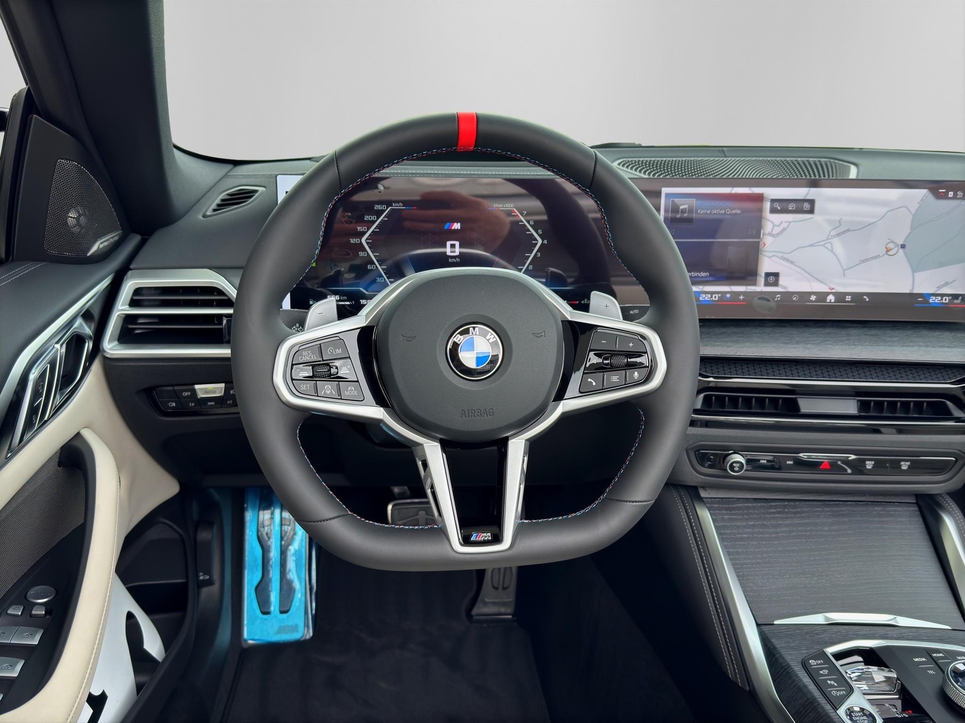 BMW M440i xDrive Cabrio-image-11