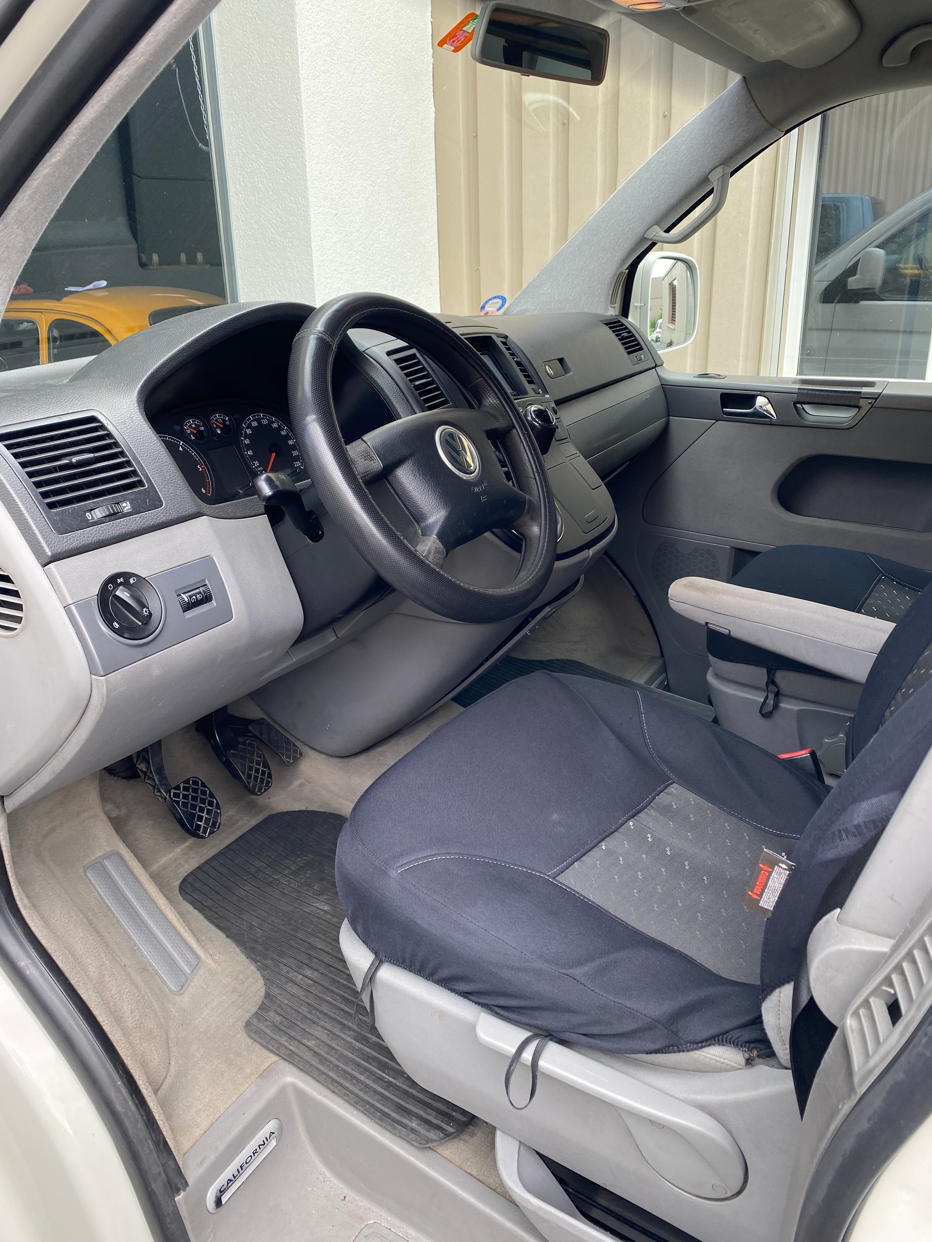 VW T5 Multivan Comfortline 2.5 TDI-image-7