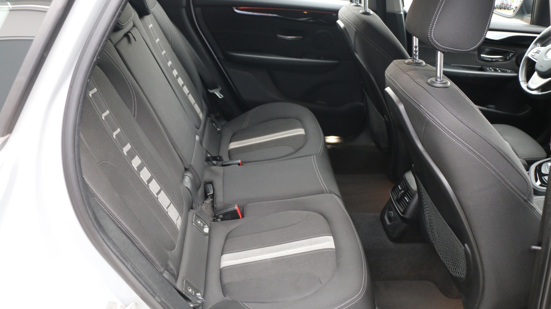 BMW 218d Active Tourer Sport-image-14