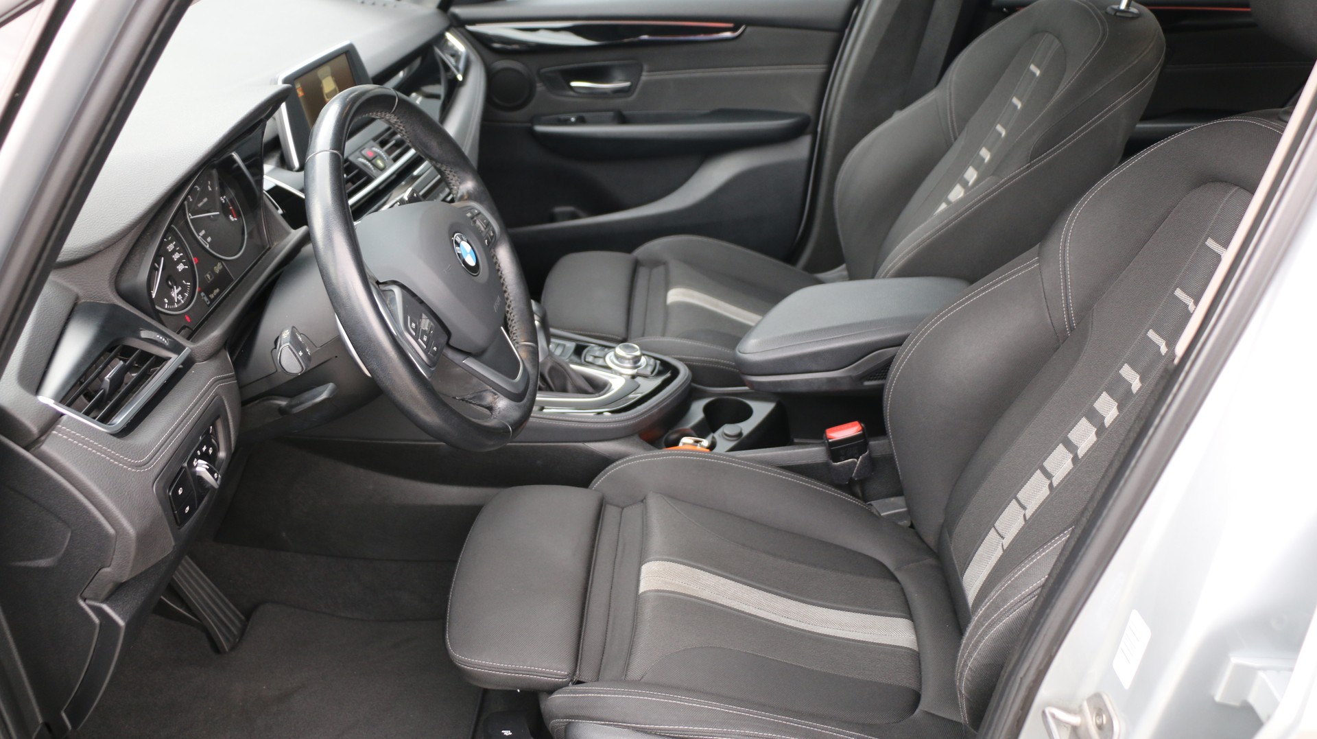 BMW 218d Active Tourer Sport-image-9