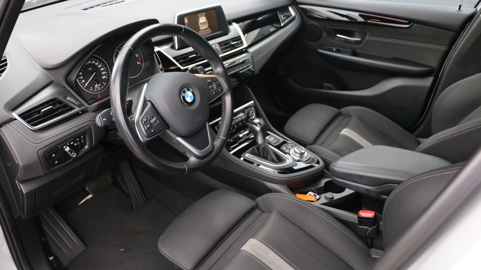 BMW 218d Active Tourer Sport-image-10