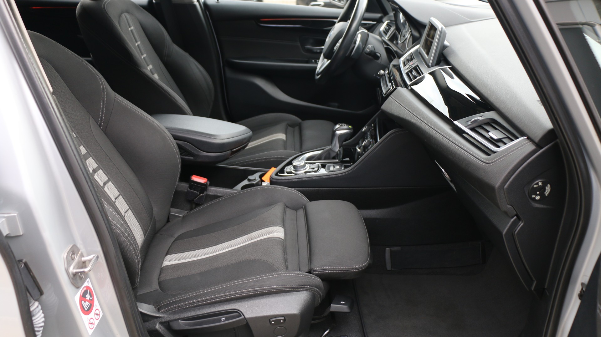 BMW 218d Active Tourer Sport-image-15