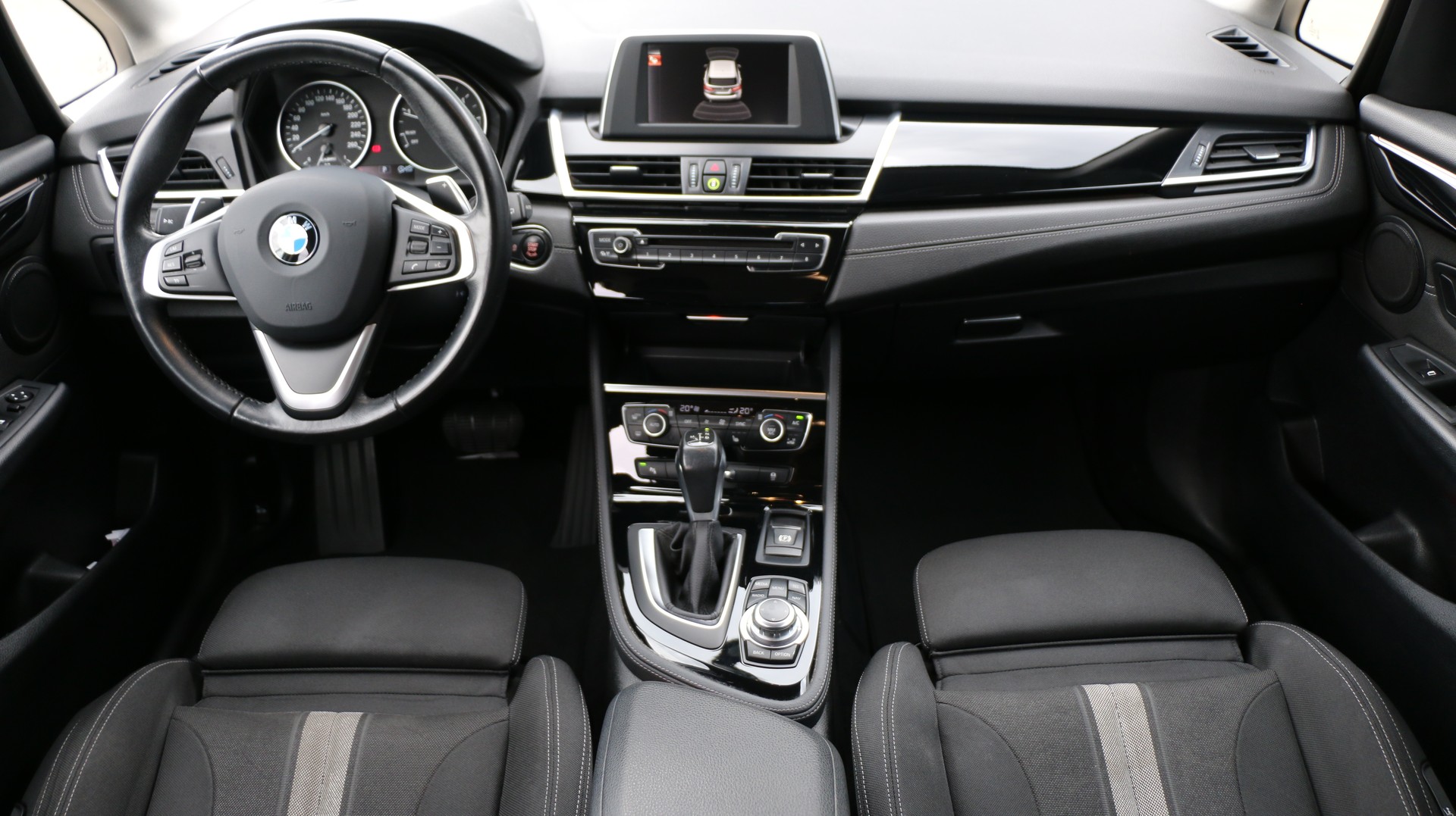 BMW 218d Active Tourer Sport-image-11