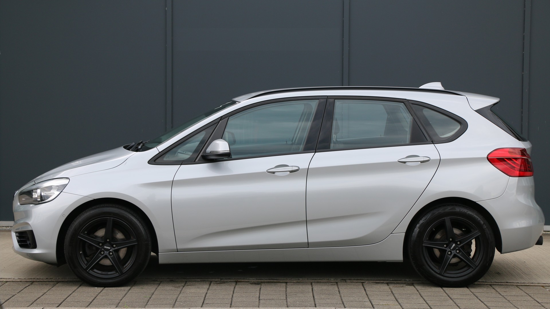 BMW 218d Active Tourer Sport-image-2