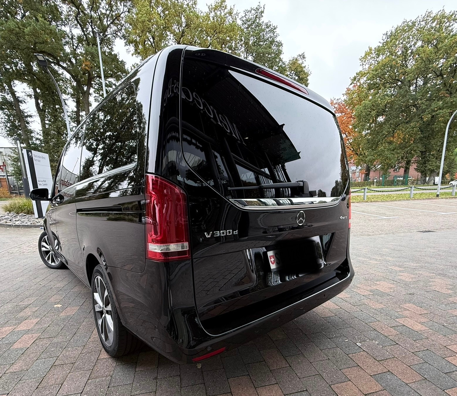 MERCEDES-BENZ V 300 d 4M L 9G-Tronic Avantgarde Edition-image-5