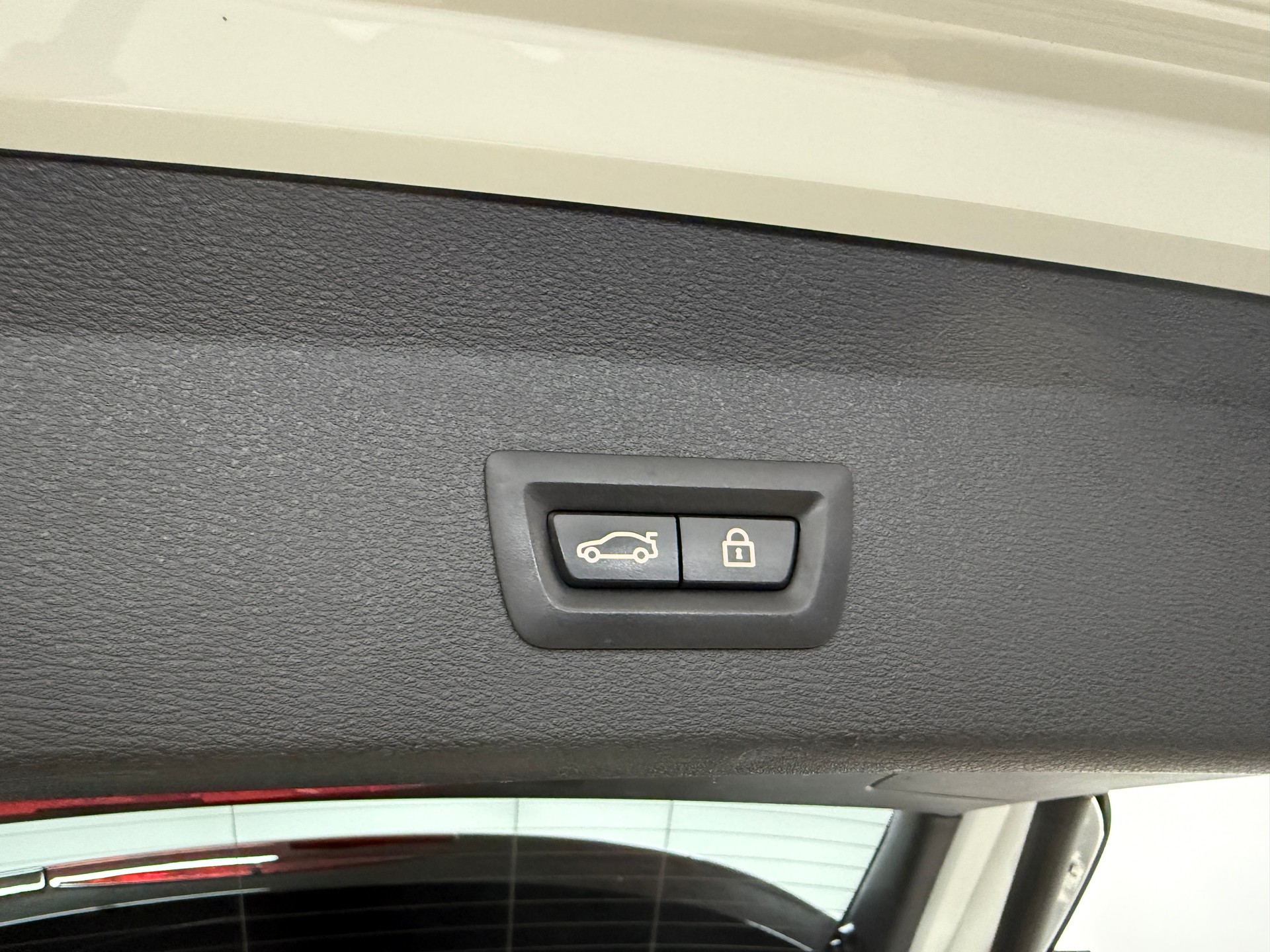 BMW X1 xDrive 25d M Sport 231PS Steptronic ★ Panoramadach ★ RF-Kamera ★ Head-Up-Display ★ Komfortzugang ★-image-18