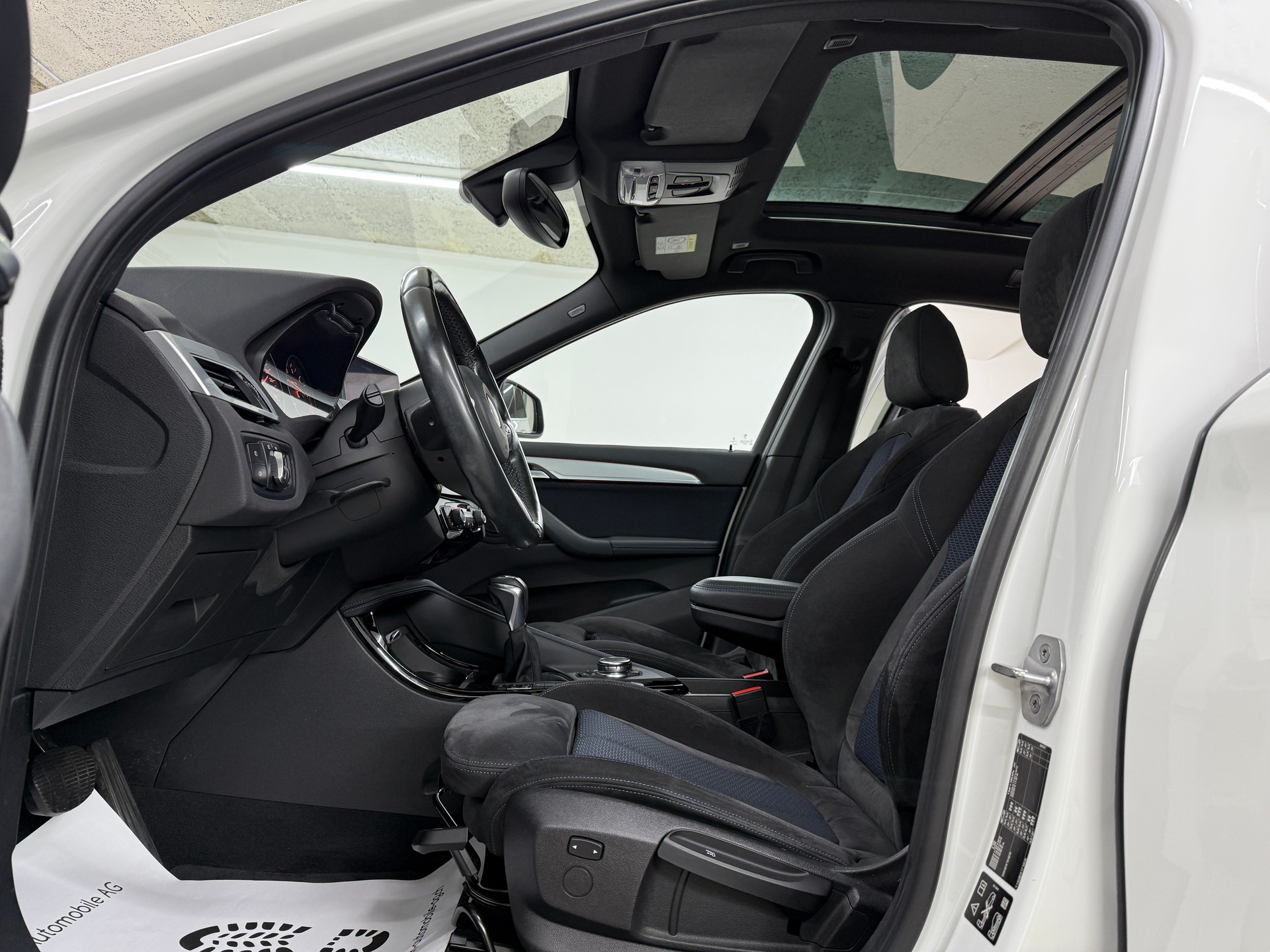 BMW X1 xDrive 25d M Sport 231PS Steptronic ★ Panoramadach ★ RF-Kamera ★ Head-Up-Display ★ Komfortzugang ★-image-6
