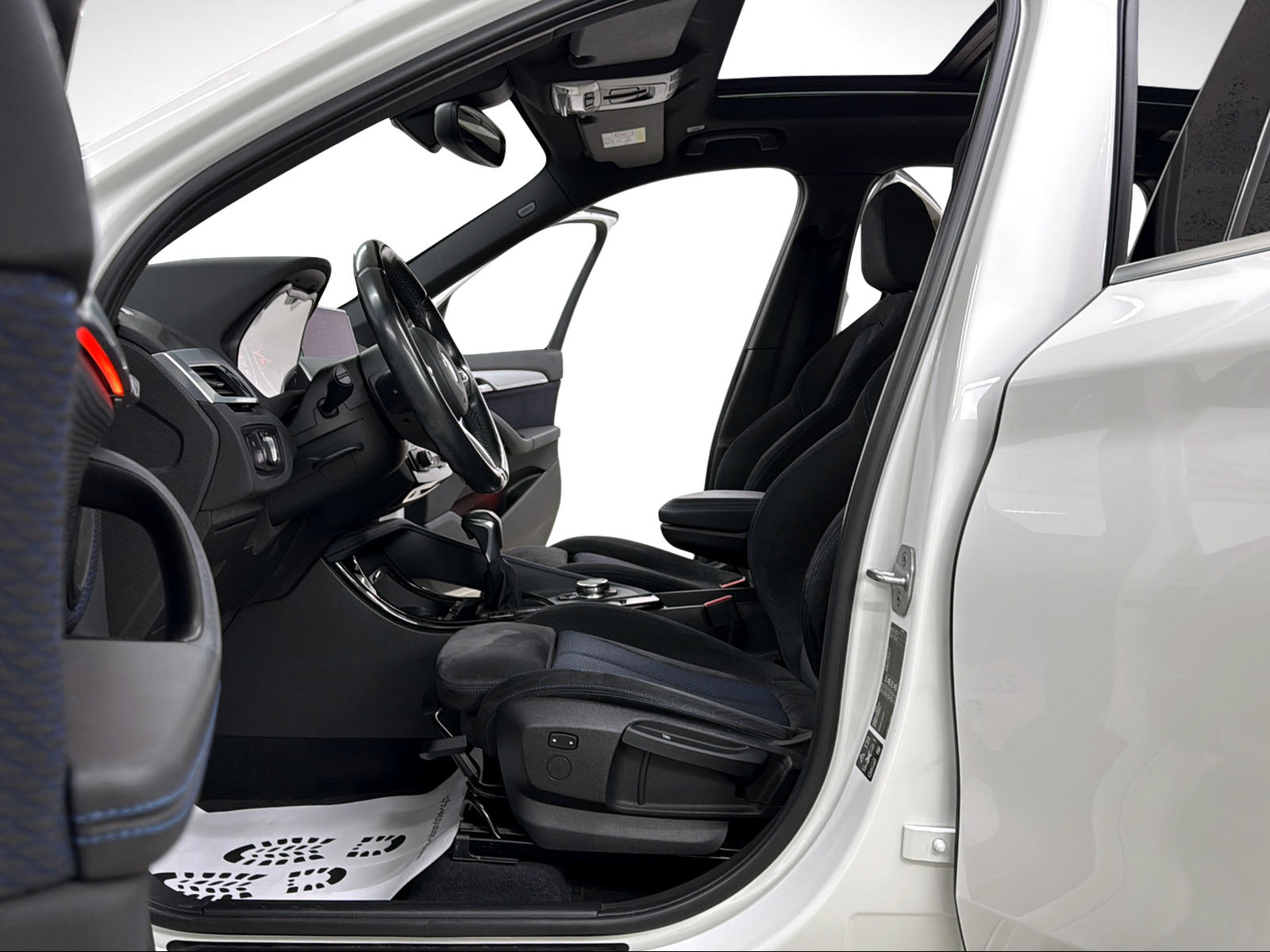 BMW X1 xDrive 25d M Sport 231PS Steptronic ★ Panoramadach ★ RF-Kamera ★ Head-Up-Display ★ Komfortzugang ★-image-5