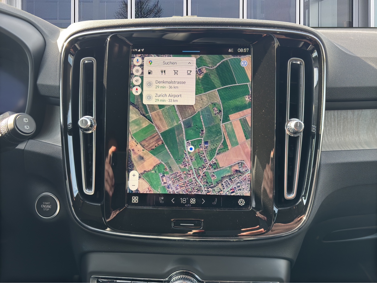 VOLVO XC40 2.0 B4 MH Plus Dark-image-13