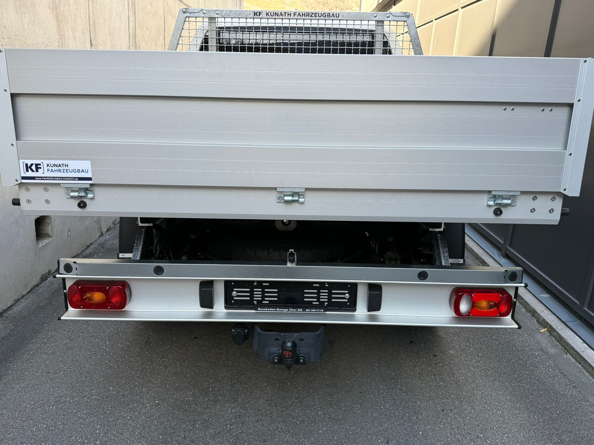 TOYOTA Hilux 2.4d Style Double Cab 4x4 A-image-2