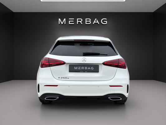 MERCEDES-BENZ A 250 e EQ Star 8G-DCT-image-4