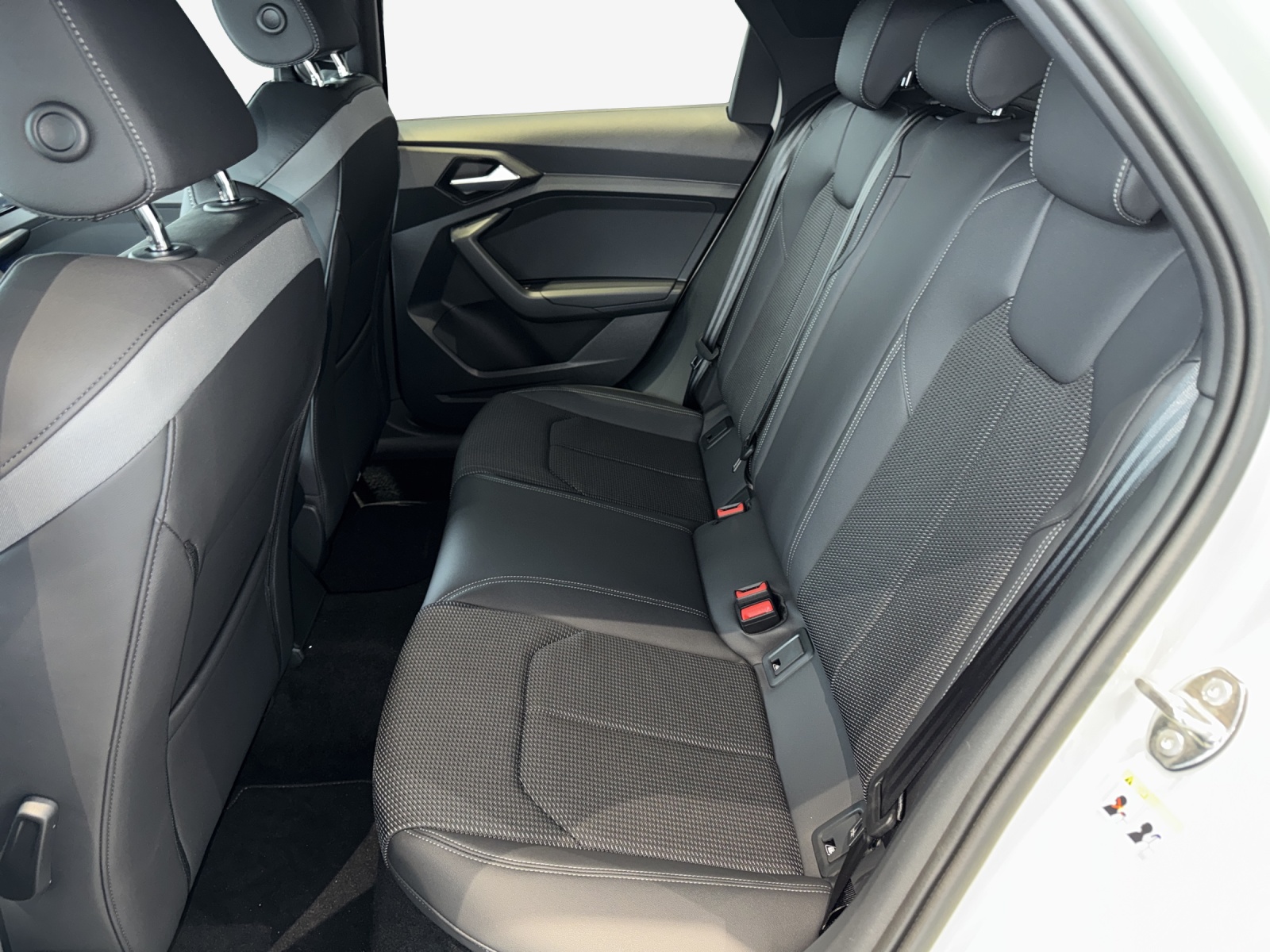 AUDI A1 Sportback 30 TFSI Attraction S-tronic-image-11