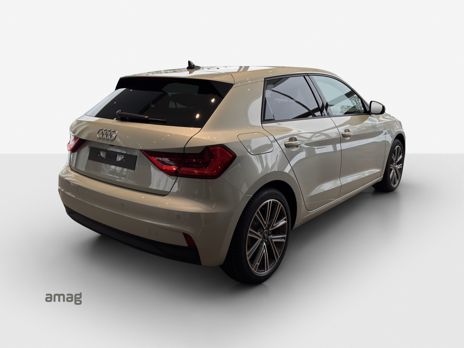 AUDI A1 Sportback 30 TFSI Attraction S-tronic-image-4