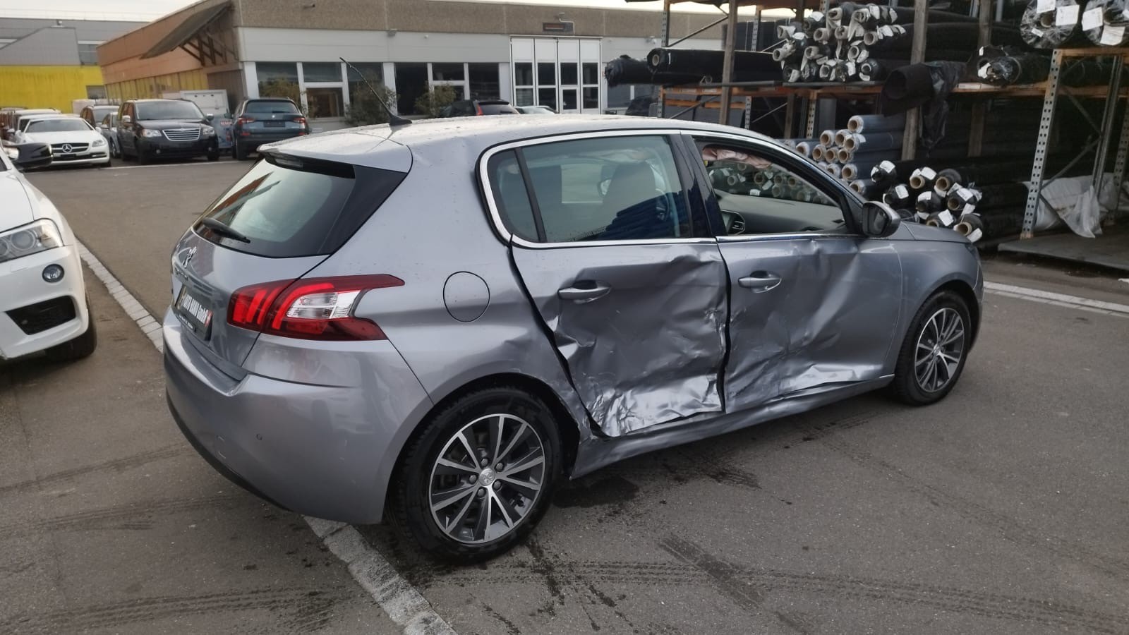 PEUGEOT 308 1.2 THP Allure Automatic-image-13