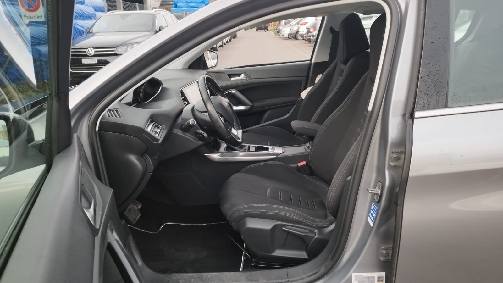 PEUGEOT 308 1.2 THP Allure Automatic-image-15