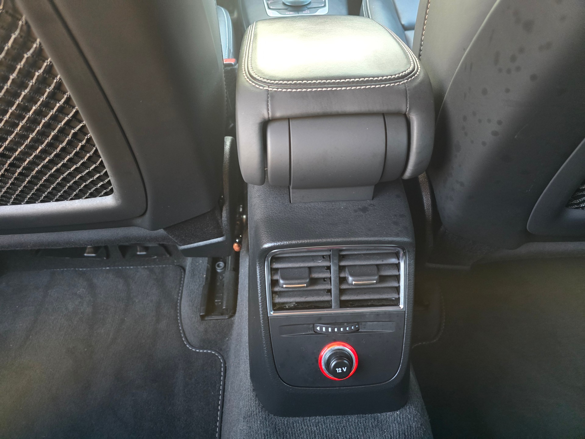 AUDI S3 Sportback 2.0 TFSI quattro S-tronic-image-15