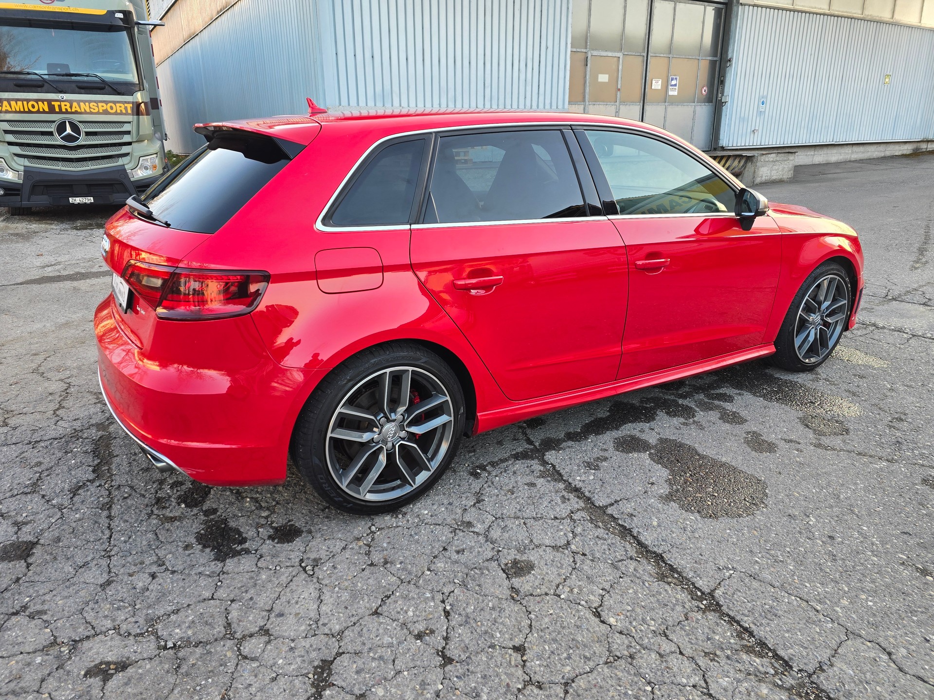AUDI S3 Sportback 2.0 TFSI quattro S-tronic-image-5