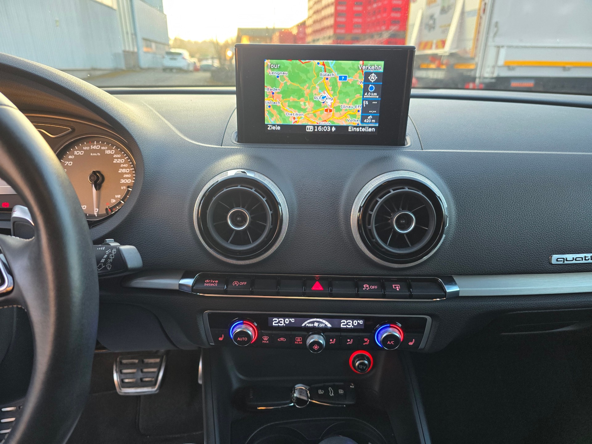 AUDI S3 Sportback 2.0 TFSI quattro S-tronic-image-22