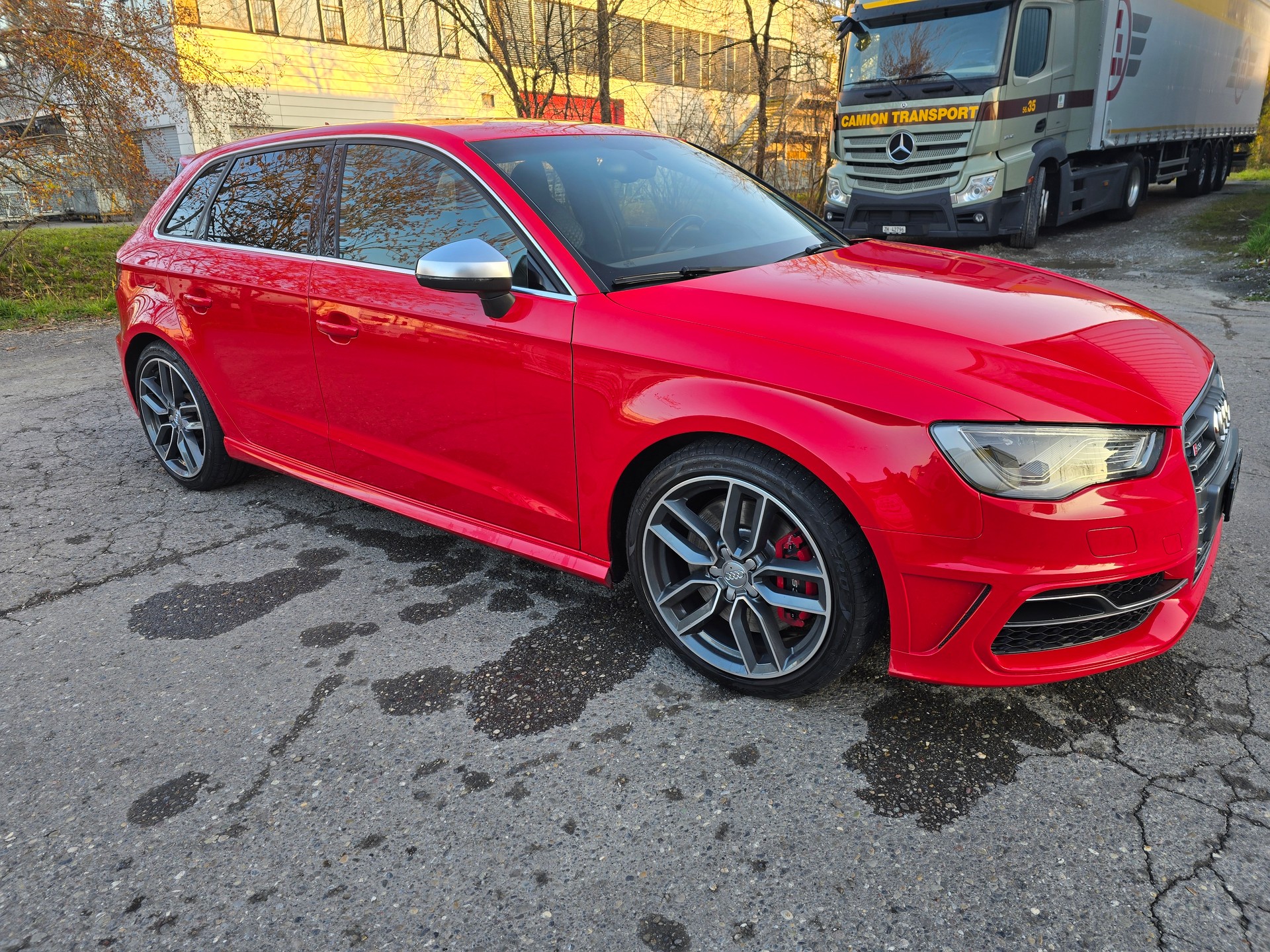 AUDI S3 Sportback 2.0 TFSI quattro S-tronic-image-2